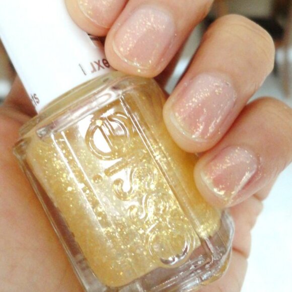 Essie AS GOLD AS IT GETS #950 Nail Polish Lacquer - Picture 4 of 6